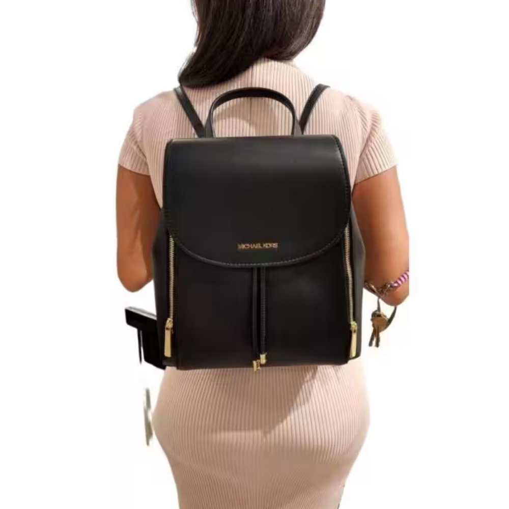 Michael Kors Backpack Bag Phoebe Medium Flap Drawstring Backpack Black 
NWT - Picture 8 of 16